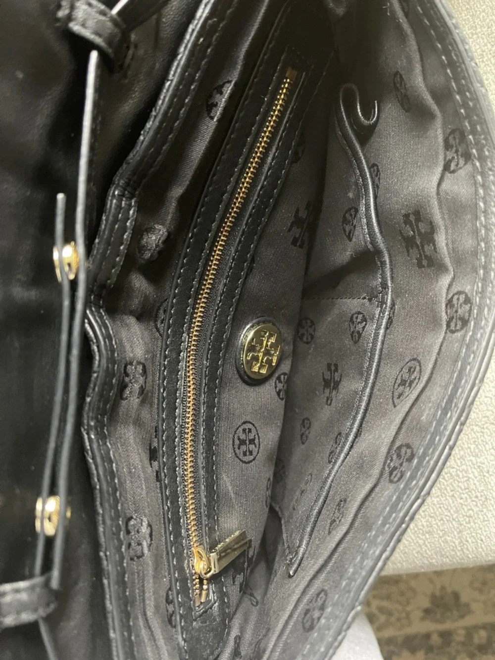 Tory Burch- Black Quilted Leather Shoulder Bag with Gold Chain
